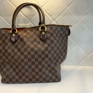 Louis Vuitton - authentic